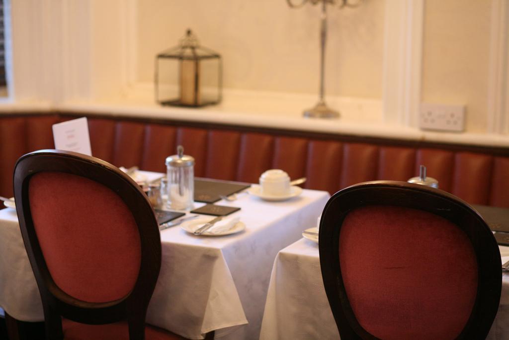 Highlands Hotel And Bar Хейстингс Екстериор снимка